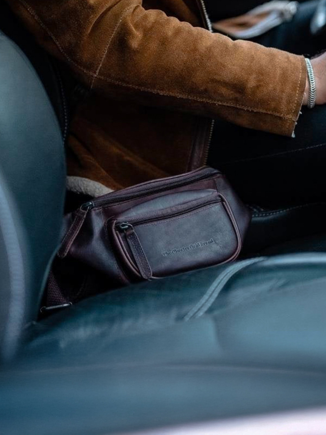 Kožená ledvinka The Chesterfield Brand Jacki – hnědá